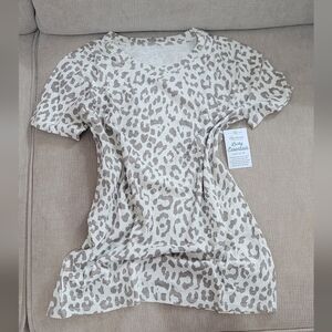 Neutral leopard print tee